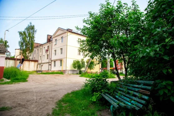 Жылы дворык на праспекце Рэвалюцыi