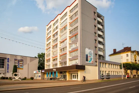 Адзін з першых дзевяціпавярховікаў горада