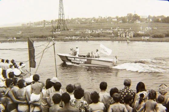 Рака Бярэзіна, 1970я. “Слава моладзі”. Фота Аляксандр Клімковіч, алічбоўка Леў Машкетаў.